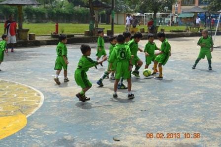 darunnajahkindergarten/fb:tamankanakislamdarunnajah/email:tk_islamdarunnajah@yahoo.co.id/www.darunnajahkindergarten.com/021-71502355