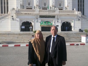 KH Saifuddin Arief SH MH Ketua Yayasan Darunnajah Jakarta dan Istri