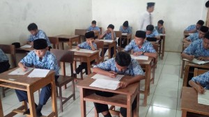 Ujian Semester 1 (Satu)