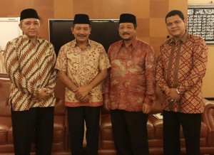 Foto Bersama, dari kiri: DR. KH. Sofwan Manaf, M.Si., Jend. Pol. Badroddin Haiti, DR. KH. Zulkifli Muhadli, SH., MM., H. Parlaungan Tanjung, SH.