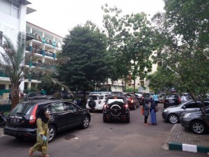 Kendaraan Wali Santri memenuhi area Pesantren
