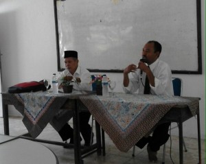 Pimpinan Pesantren dan Pengawas Madrasah (Penma) kabupaten Serang saat memberikan pembinaan guru-guru MTs-MA Darunnajah Serang