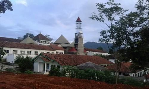 Masjid Kampus 3 Pesantren Darunnajah Cipining