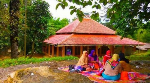 Masjin Stone Park Pesantren Darunnajah Cipining