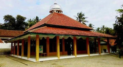 Masjid Putri Pesantren Darunnajah Cipining