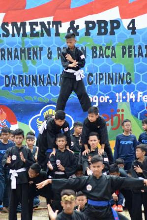 Atraksi Pencak Silat Santri Darunnajah