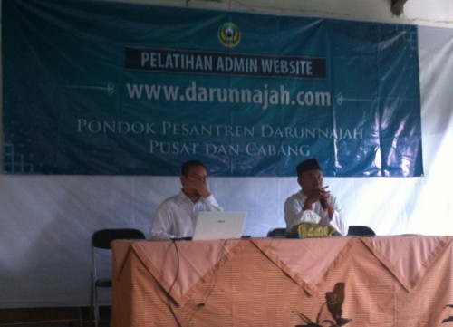 Pimpinan Pesantren Al-Manshur Membuka Kegiatan Pelatihan Website