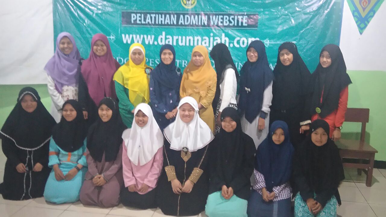 Pelatihan admin website telah selesai di laksanakan,acara yang di selenggarakan mulai tanggal 18-19 april 2016 yang bertempat di pondok pesantren an-nahl darunnajah 5 itu telah di tutup pada sore hari tadi pukul 17.00. Peserta yang mengikuti acara tersebut bukan hanya ustad/ustadzh tapi santriwan/santriwati pun ada yang ikut bertpartisipasi,di antara nya santri dari pondok pesantren an-nahl darunnajah 5,darunnajah 1,darunnajah 9,dan darunnajah 14. Seiring berkembangnya zaman yang sangat pesat, kita di tuntut untuk dapat menguasai TIK karna saat ini segalanya serba teknologi. maka dari itu Darunnajah Grup memberikan pelatihan kepada generasi-generasi penerus pondok sebagai kadernya 2