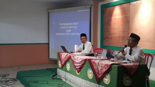 Pelatihan Implementasi Kurikulum 2013 yang Direvisi bagi Guru TMI Darunnajah, 20-27 Juli 2016