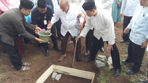 Penandatanganan Prasasti Pendirian Pesantren Tahfizh Al Quran Ummul Mukminin