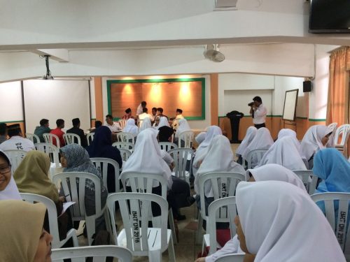 Verifikasi Keabsahan Peserta Pospenas di Aula 8 Windu