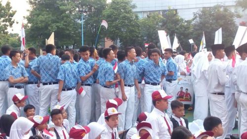 Santri Darunnajah menyambut kedatangan Atlet Olimpiade Brasil, Rio de Jeneiro di Kemenpora RI