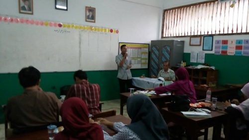 Rapat koordinasi dan microteaching guru SD Darunnajah Jakarta