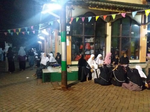 Santriwati Darunnajah Mempersiapkan Diri Ikuti Mid Semester