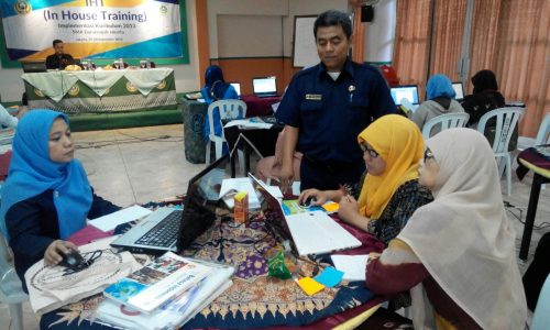 Pelatihan In House Training (IHT) Implementasi Kurikulum 2013 Bagi Guru SMA Darunnajah Jakarta Hari Kedua