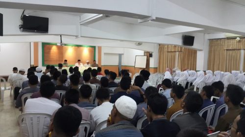 Rapat koordinasi Panitia Idul Qurban Pesantren Darunnajah Pusat; guru, santri, dan karyawan