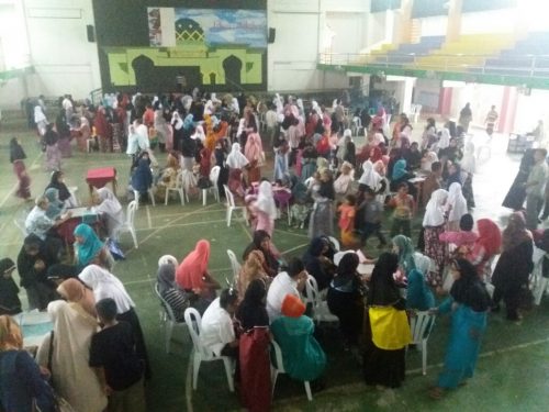 Pembagian Raport Santri Putri Pesantren Darunnajah Jakarta