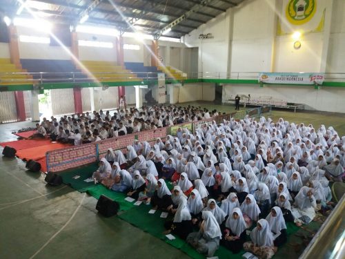 Seminar Kewirausahaan Bagi Santri Kelas 5 dan 6 (XI dan XII) MA Darunnajah Jakarta