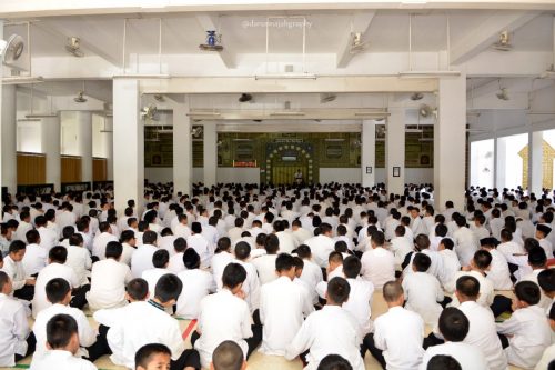 Santri Pesantren Darunnajah Jakarta Sujud Syukur Usai Laksanakan Ujian Mid Semester 1