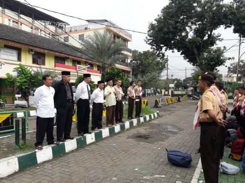 Pelepasan Peserta Pengembaraan Pramuka santri kelas IV