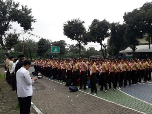 Pelepasan Peserta Pengembaraan Pramuka santri kelas IV TMI Darunnajah