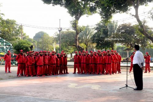 Pelepasan Peserta POSPENAS Oleh Pimpinan Pesantren Darunnajah Jakarta