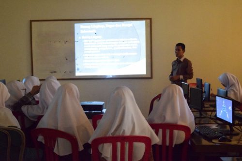 Pelatihan Kesekretariatan OSDN Putri