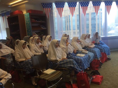 Pengurus OSDN Putri Bagian Bahasa Ikuti Kunjungan Ke Kedubes Amerika