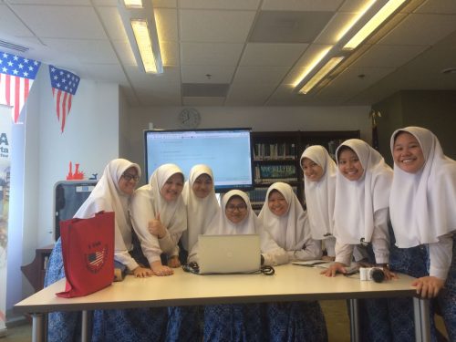 Pengurus OSDN Putri Bagian Bahasa Ikuti Kunjungan Ke Kedubes Amerika