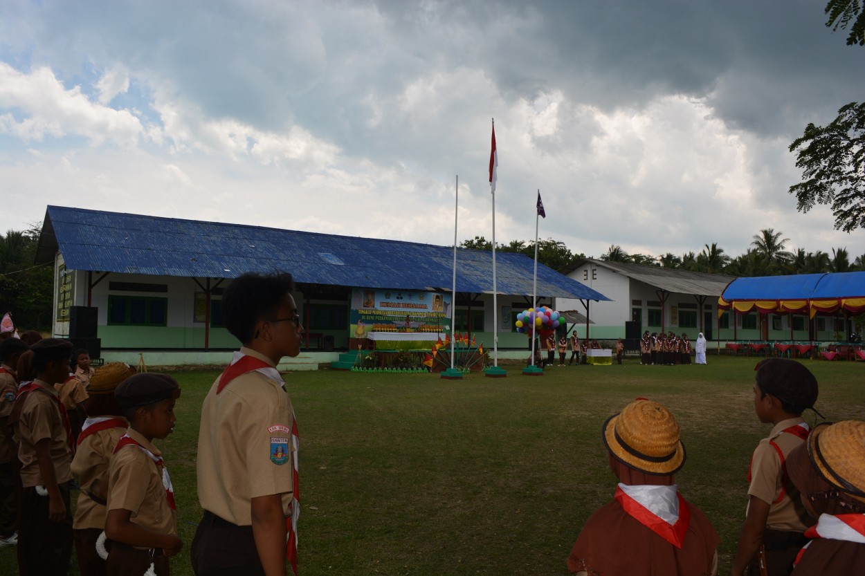 lapangan-upacara-pembukaan-kemah-bersama-tingkat-madrasah-ibtidaiyah-se-kkm-min-3-pandeglang-di-ponpes-an-nahl-darunnajah-5-cikeusik-pandeglang-banten