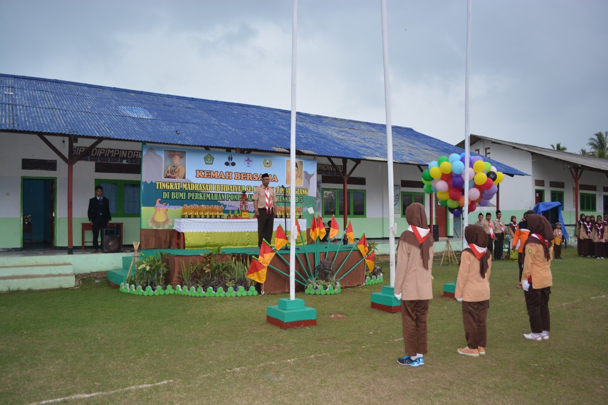 pembacaan-pancasila-dasa-dharma-uud-1945-kemah-bersama-tingkat-madrasah-ibtidaiyah-se-kkm-min-3-pandeglang-di-ponpes-an-nahl-darunnajah-5-cikeusik-pandeglang-banten