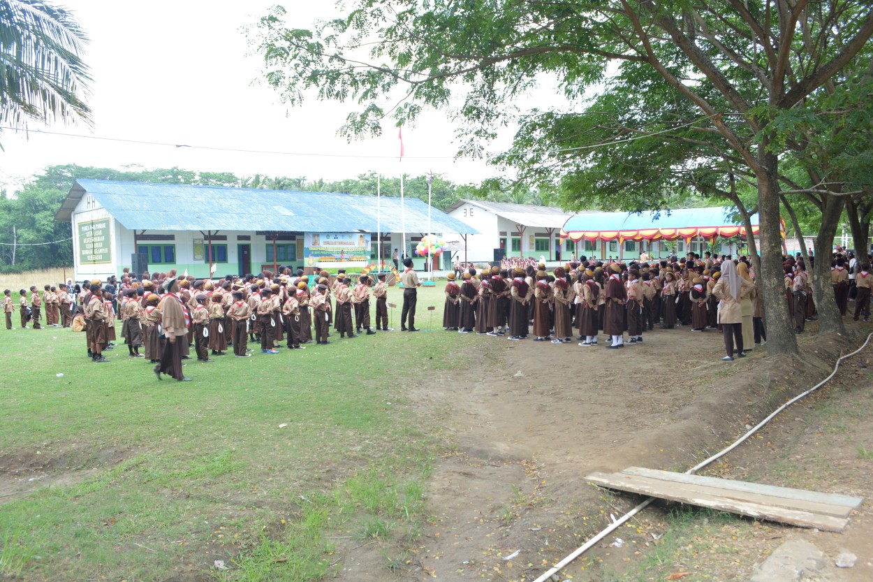 suasana-upacar-pembukaan-kemah-bersama-tingkat-madrasah-ibtidaiyah-se-kkm-min-3-pandeglang-di-ponpes-an-nahl-darunnajah-5-cikeusik-pandeglang-banten