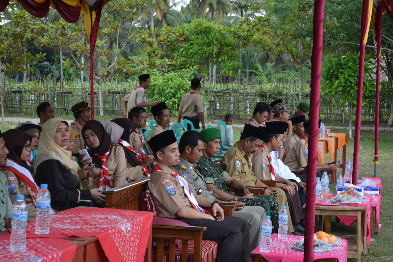 tamu-undangan-dalam-upacara-pembukaan-kemah-bersama-tingkat-madrasah-ibtidaiyah-se-kkm-min-3-pandeglang-di-ponpes-an-nahl-darunnajah-5-cikeusik-pandeglang-banten