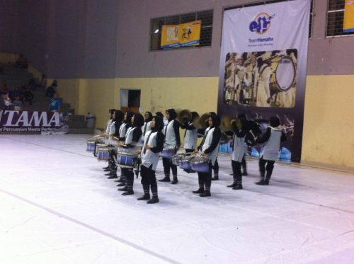 Penampilan Korps Putri Marchingband Darunnajah Jakarta pada Bandung Championship di GOR Pajajaran,