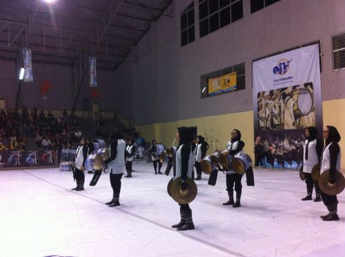 Penampilan Korps Putri Marchingband Darunnajah Jakarta pada Bandung Championship di GOR Pajajaran,