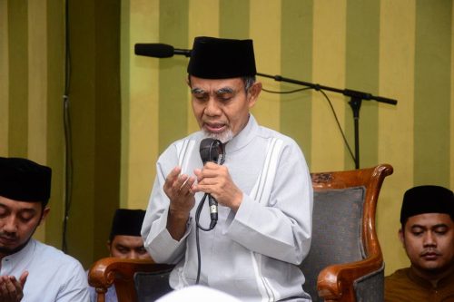 K.H. Hasan Abdullah Sahal Memberikan Irsyadat Wa Taujihad Kepada Seluruh Santri Darunnajah Jakarta