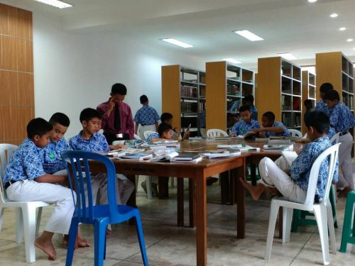 Suasana Perpustakaan Di Darunnajah Jakarta