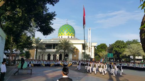 Upacara Sabtu, santri putra Darunnajah Jakarta