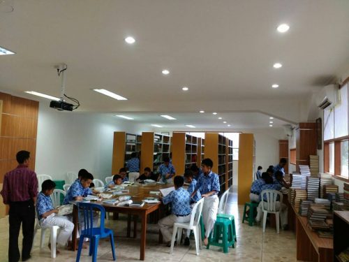Suasana Perpustakaan Di Darunnajah Jakarta