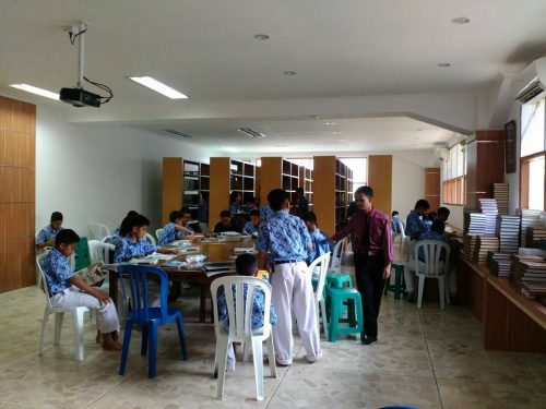Suasana Perpustakaan Di Darunnajah Jakarta