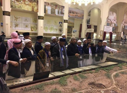 Peserta Dauroh Tokoh Nasional Di Universitas Islam Madinah Mengunjungi Museum Darul Madinah