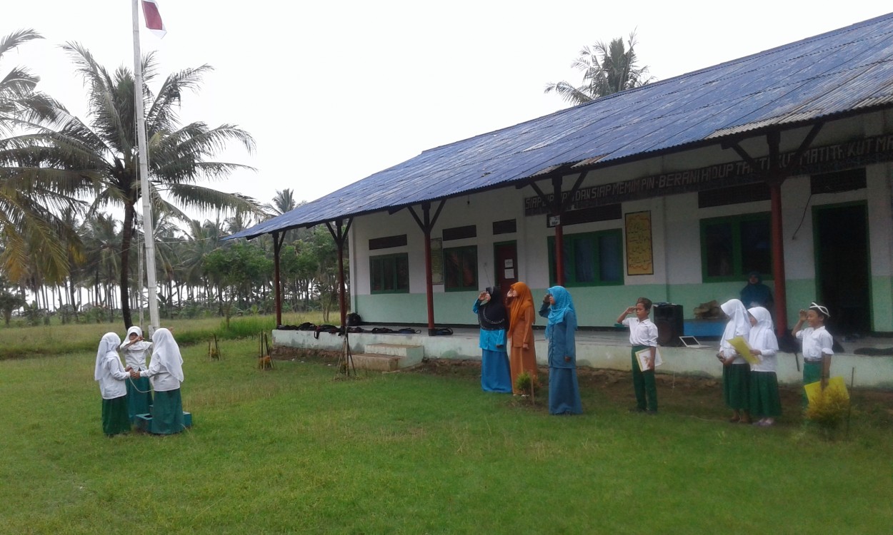 upacara bendera madrasah ibtidaiyah an nahl