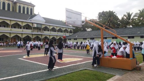 Pertandingan Persahabatan Antara Pesantren Darunnajah Dengan Pondok Modern Darussalam Gontor Putri 1