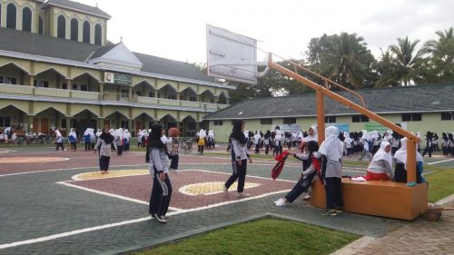 Pertandingan Persahabatan Antara Pesantren Darunnajah Dengan Pondok Modern Darussalam Gontor Putri 1