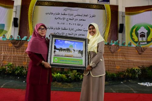 Sesi Keenam Laporan Pertanggung Jawaban Organisasi Santriwati Darunnnajah Masa Bakti 2016-2017