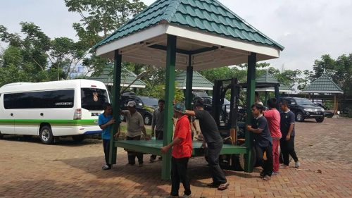 Pemasangan Gazebo Baru Di Area Jardin