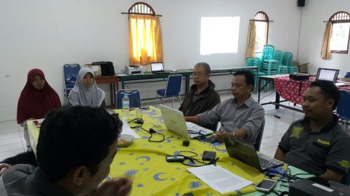 Hari Pertama Editing Buletin Darunnajah
