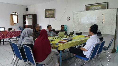 Hari Pertama Editing Buletin Darunnajah