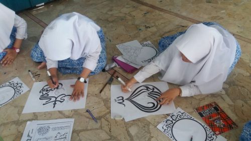 Praktek Seni Budaya Kelas 6 Putri TMI Darunnajah