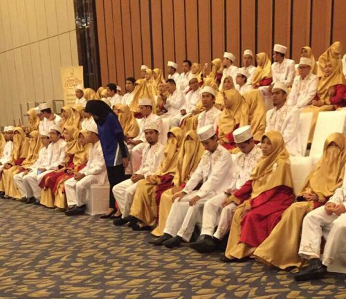 Penampilan Paduan Suara Santriwati Darunnajah Pada Acara Qatar Charity